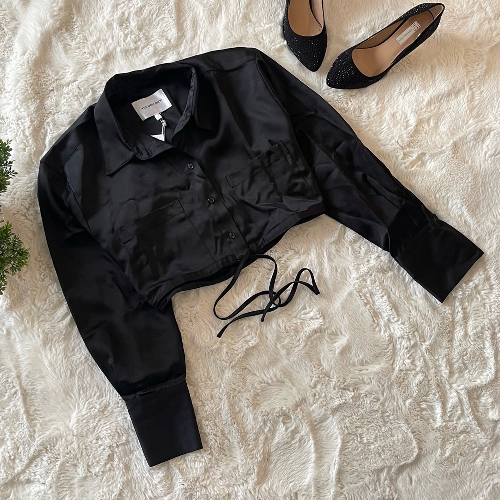 Milan Satin Blouse – The Noli Shop – Black, Size Small NEW